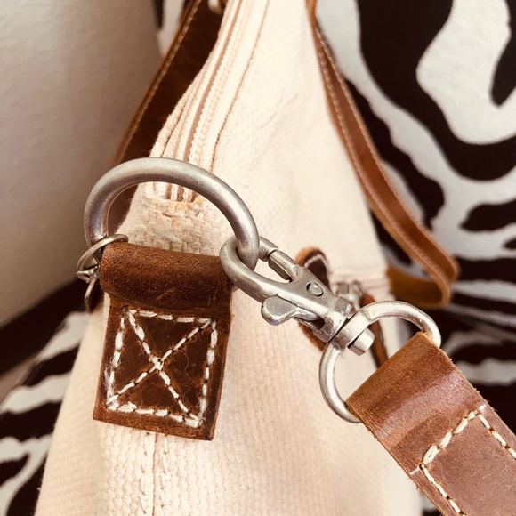Le Papillon canvas and leather crossbody - Picture 10 of 16
